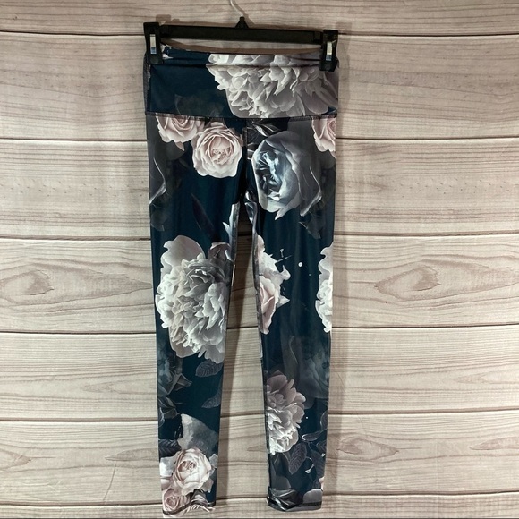 NOLI Active Black Allure Floral Leggings - Picture 6 of 11